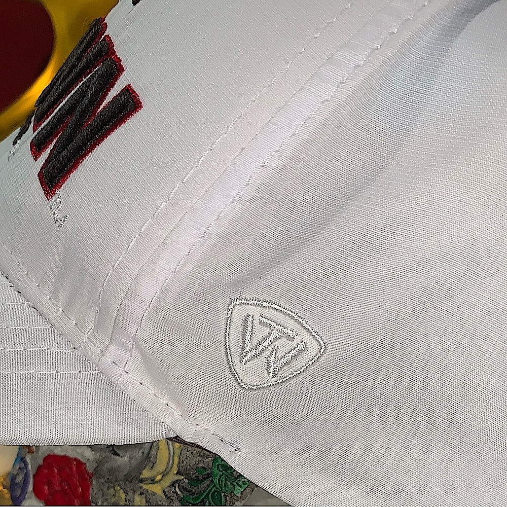 Brown University Bears 
Snap Back Cap White;
New No Tags - Picture 4 of 6
